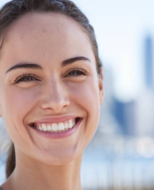 Bleaching – Strahlend weiße Zähne für ein selbstbewusstes Lächeln